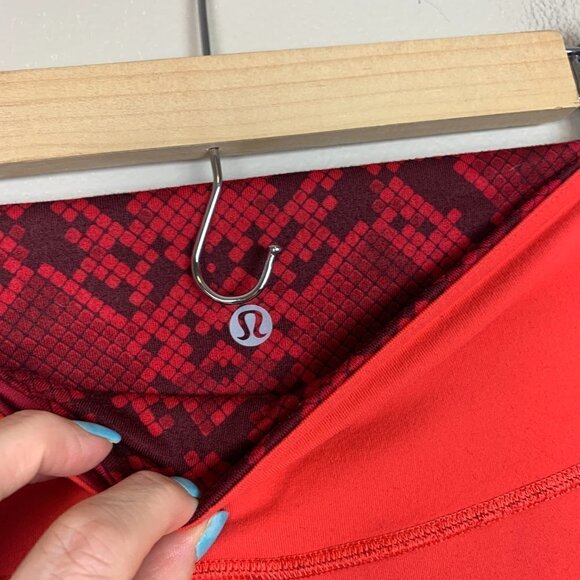 Lululemon Reversible Snake Print Wunder Under Cropped Leggings Size 4 - Picture 5 of 10